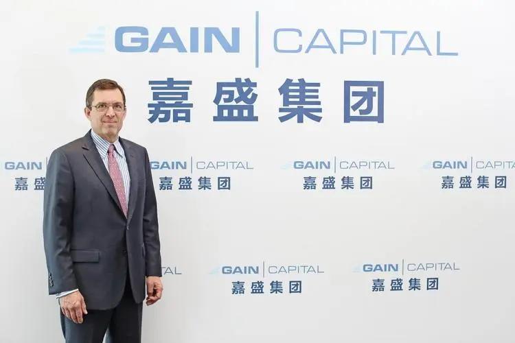 泽连斯基与特朗普通话，讨论追加对俄制裁和保护乌领空方案