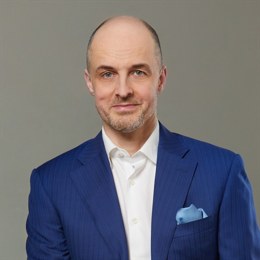 富国银行看好英伟达(NVDA.US)H20芯片需求 支持Q2业绩 上调目标价至220美元